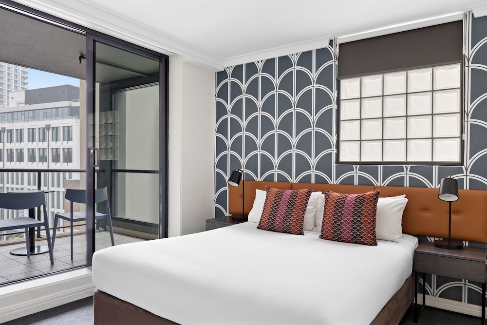 Suite de 1 Dormitorio con 1 Cama Queen del hotel Mantra Sydney Central. Foto 2