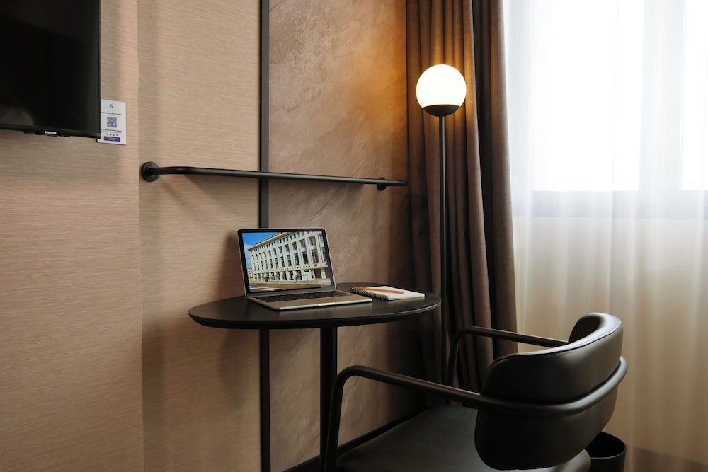 Habitación Ejecutiva Triple - 1 cama doble y 1 cama individual del hotel Novotel Rouen Centre Cathédrale. Foto 4