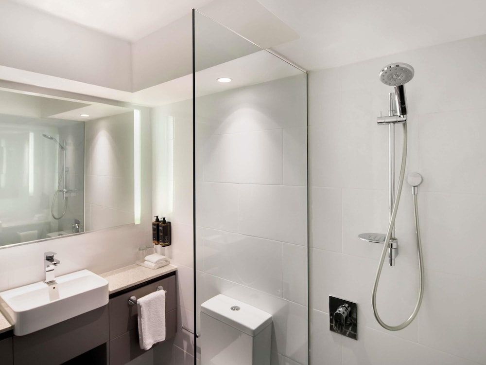 Suite de un dormitorio del hotel Novotel Sydney City Centre. Foto 10