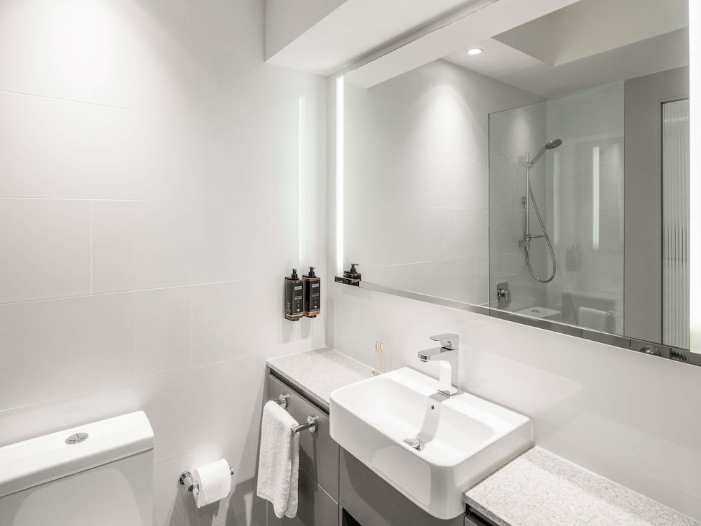 Habitación Superior King del hotel Novotel Sydney City Centre. Foto 17