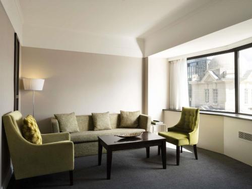 Suite Junior con cama extragrande - No fumadores del hotel Mövenpick Auckland. Foto 3