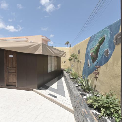 Litera en habitación compartida - Solo mujeres del hotel Los Amigos Tenerife. Foto 9