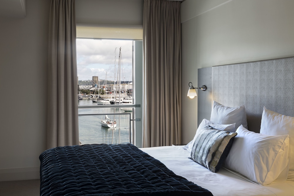 Suite Deluxe de 1 dormitorio con vistas a la marina del hotel The Sebel Auckland Viaduct Harbour. Foto 7