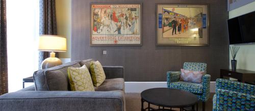 Suite Deluxe con cama extragrande del hotel 54 Queens Gate. Foto 10