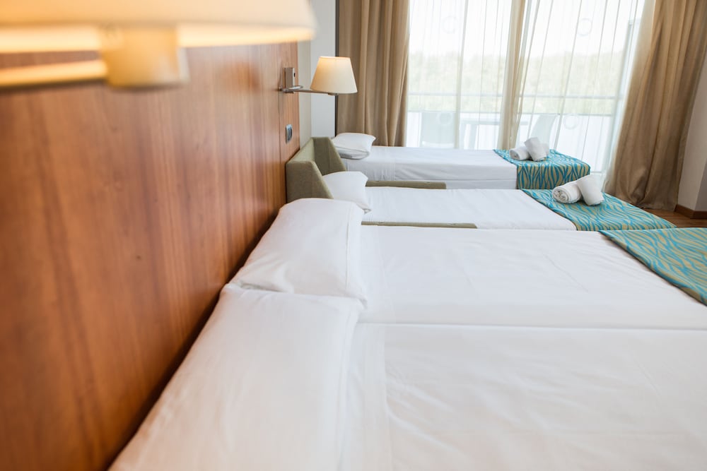 Habitación doble Sofá Cama incluido 2 Camas individuales del hotel Rvhotels Nautic Park. Foto 5
