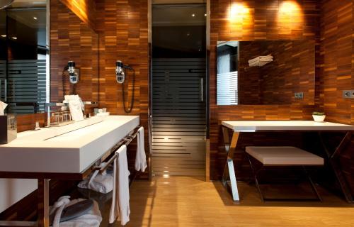 Suite del hotel Maydrit Airport. Foto 9