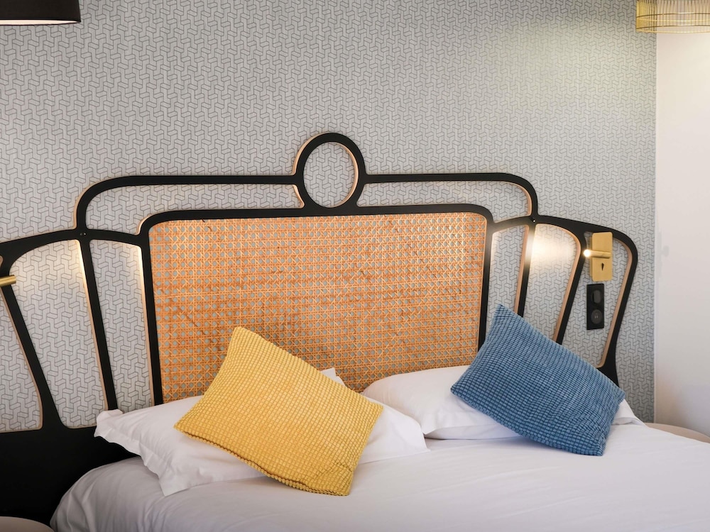 Habitación Clásica con cama grande del hotel Mercure Orléans Portes De Sologne. Foto 9