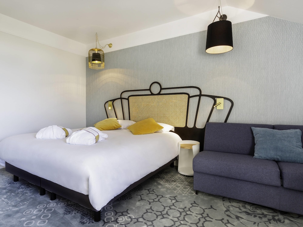 Habitación Privilegio con cama grande + sofá cama, terraza del hotel Mercure Orléans Portes De Sologne