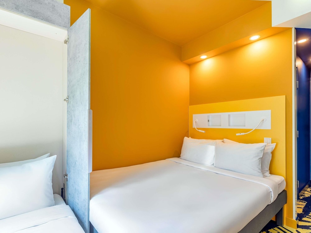 Habitación Estándar con 1 Cama Queen del hotel ibis budget Tbilisi Center. Foto 4