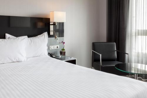 Habitación Doble con cama extragrande del hotel Porcel Torneo