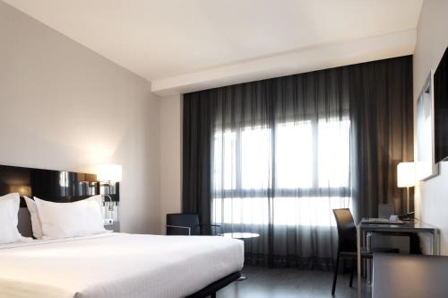 Habitación Doble con cama extragrande del hotel Porcel Torneo. Foto 6