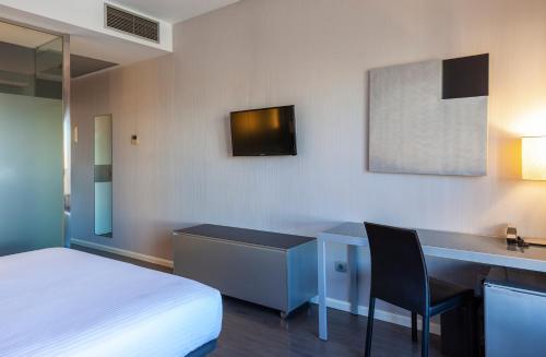 Habitación Doble con cama extragrande del hotel Porcel Torneo. Foto 9