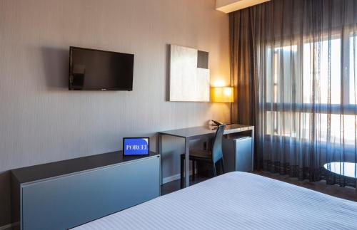 Habitación Doble con cama extragrande del hotel Porcel Torneo. Foto 10