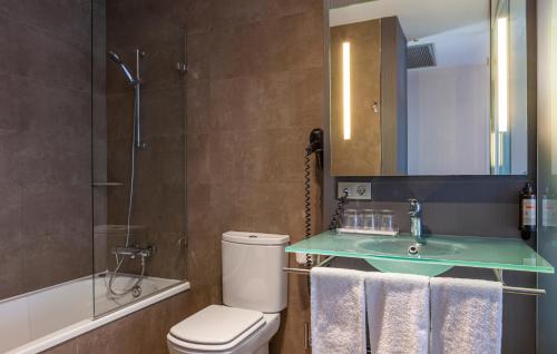 Habitación Doble con cama extragrande del hotel Porcel Torneo. Foto 15