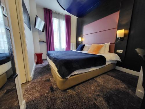 Habitación doble Vista Jardín Vista ciudad 1 Cama doble Normal del hotel Accueil - Paris Pigalle MontmartreI. Foto 8