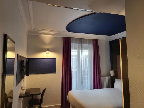 Habitación Doble adaptada para personas con movilidad reducida del hotel Accueil - Paris Pigalle MontmartreI. Foto 2