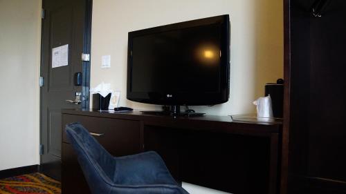 Habitación Premium King con balcón del hotel Nesva - New York City Vista. Foto 3
