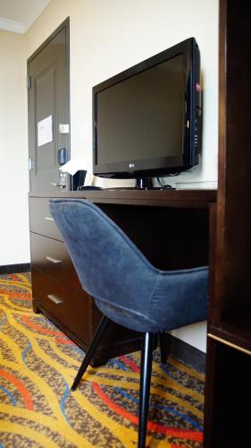 Habitación Premium King con balcón del hotel Nesva - New York City Vista. Foto 4