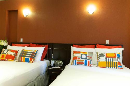 Habitación Doble adaptada para personas con movilidad reducida del hotel Nesva - New York City Vista. Foto 3