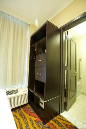 Habitación Doble adaptada para personas con movilidad reducida del hotel Nesva - New York City Vista. Foto 5