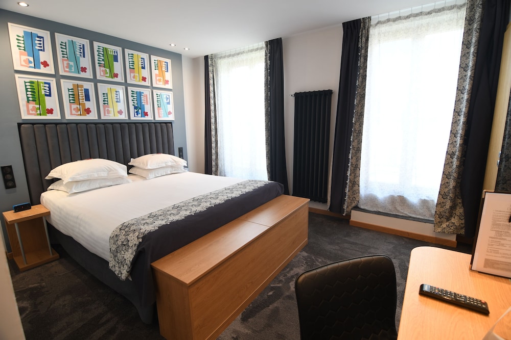 Habitación superior con 1 cama doble o 2 individuales (Privilege) del hotel Aida Opera. Foto 12