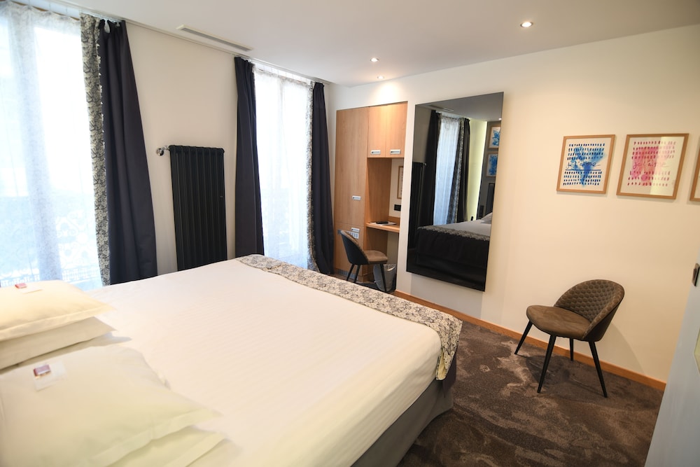 Habitación superior con 1 cama doble o 2 individuales (Privilege) del hotel Aida Opera. Foto 17
