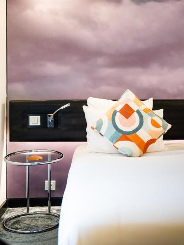 Habitación Doble / 2 camas Premium del hotel 7 Eiffel By Malone. Foto 6