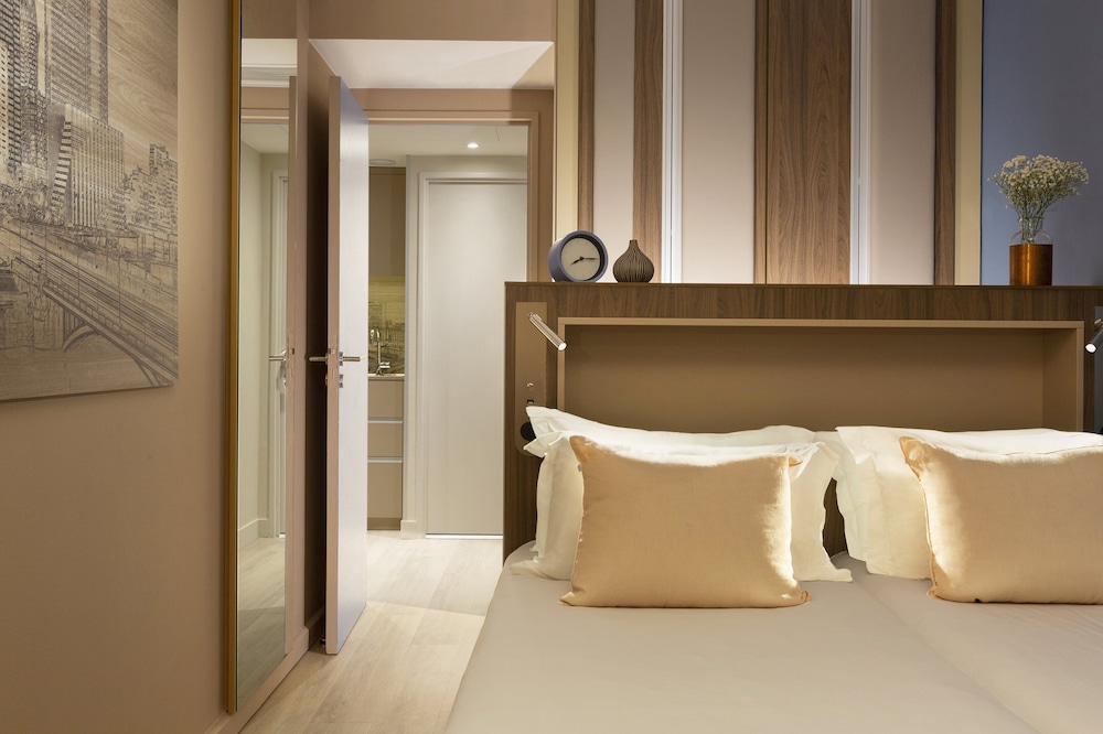Studio + 1 - Bedroom Apartment Deluxe Connected del hotel Citadines La Defense