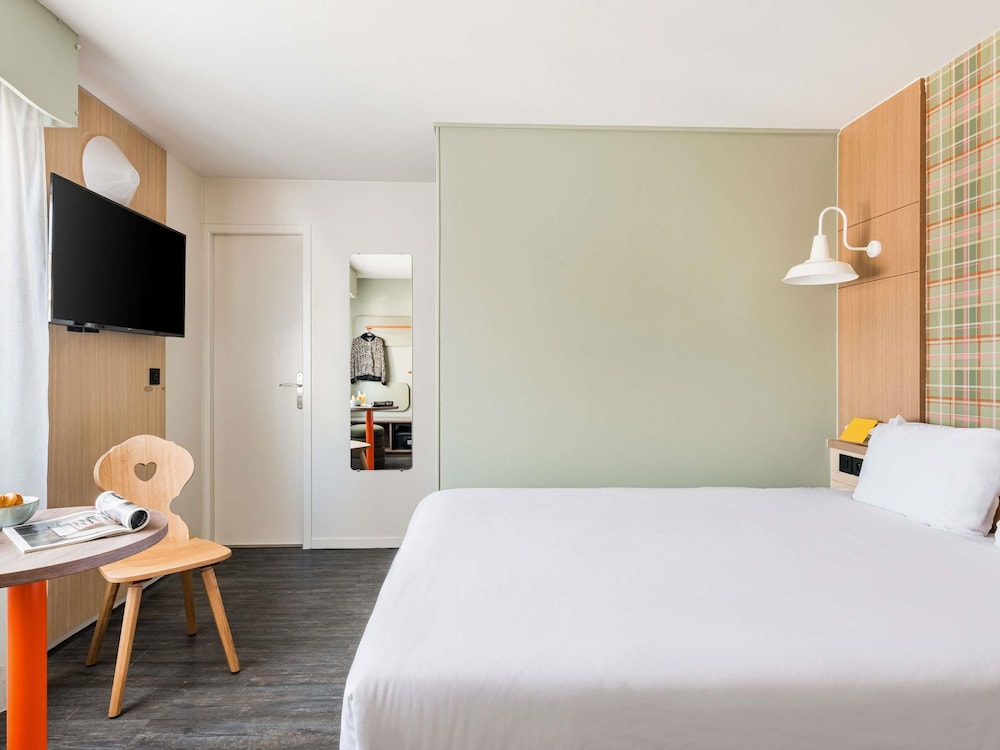 Habitación Standard con una cama doble del hotel Ibis Styles Annecy Gare Centre
