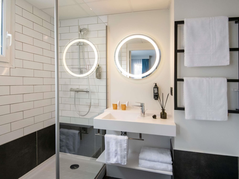 Habitación Doble del hotel Ibis Roquebrune Cap Martin. Foto 6