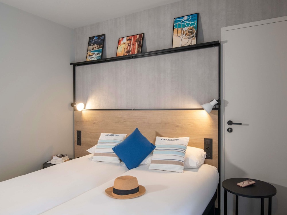 Suite Familiar Estándar con 2 habitaciones comunicadas del hotel Ibis Roquebrune Cap Martin. Foto 4