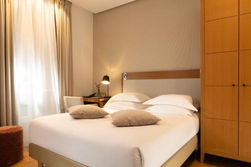 Habitación Doble Clásica del hotel LE SIX HOTEL. Foto 6