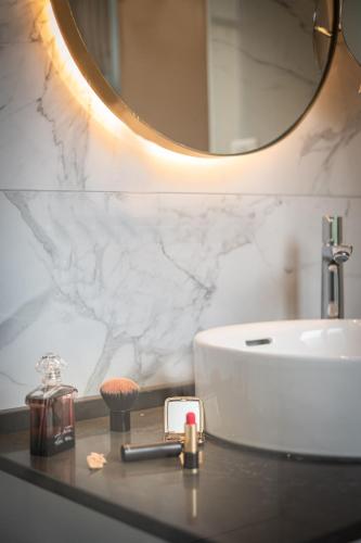 Habitación Doble Clásica con vistas a la Torre Eiffel. del hotel Le Walt. Foto 4