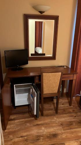 Habitación Triple del hotel 121 Paris. Foto 7