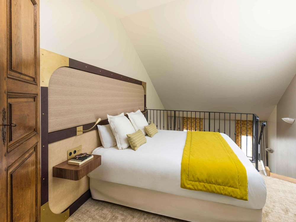 SUITE DÚPLEX, 1 Cama Queen Size y 2 Camas Individuales, balcón y vista al Vieux - Port del hotel Grand Beauvau Marseille Vieux-port – Mgallery. Foto 1