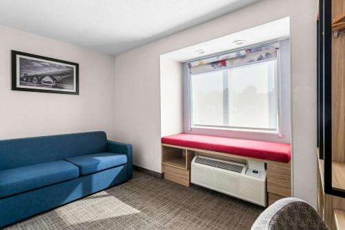 Queen Suite with Two Queen Beds and Sofa Bed - Rain Shower/Non - Smoking del hotel Best Western Buffalo Inn and Suites. Foto 1
