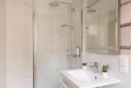 Habitación Doble Estándar - 2 camas del hotel Best Western Ronceray Opera. Foto 4