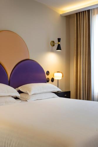 Habitación Doble Deluxe del hotel Mondial. Foto 15