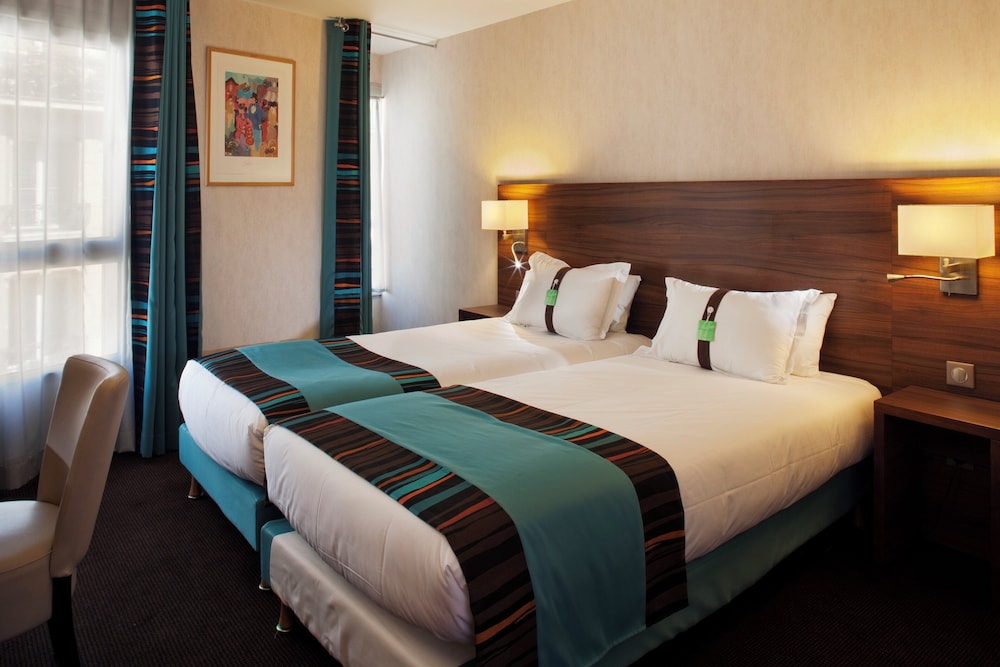 Habitación estándar, 1 cama de matrimonio grande del hotel Holiday Inn Paris Montmartre