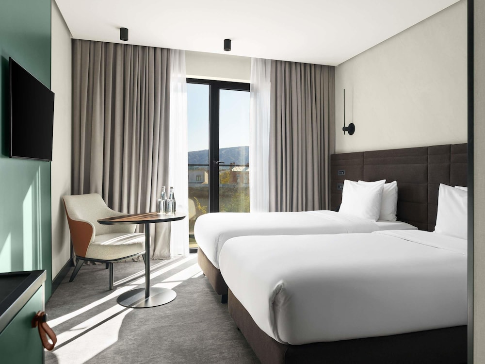 Habitación estándar con 2 camas individuales del hotel Novotel Tbilisi Center