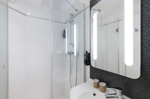 Habitación Doble Estándar del hotel IBIS PARIS GARE DU NORD TGV. Foto 5
