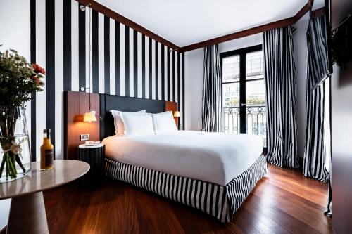 Habitación Doble Executive del hotel Grand Champs-Élysées. Foto 5