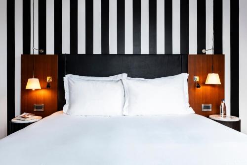 Habitación Doble Executive del hotel Grand Champs-Élysées. Foto 8
