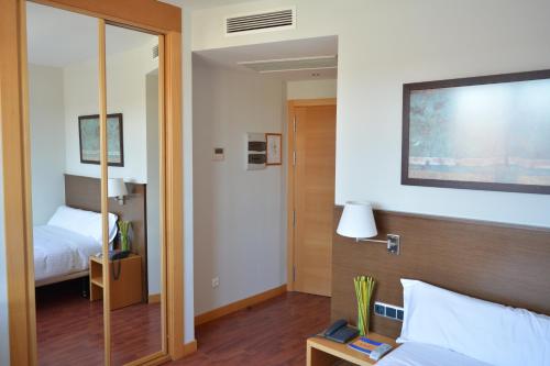 Habitación Individual del hotel Palacio Congresos. Foto 2