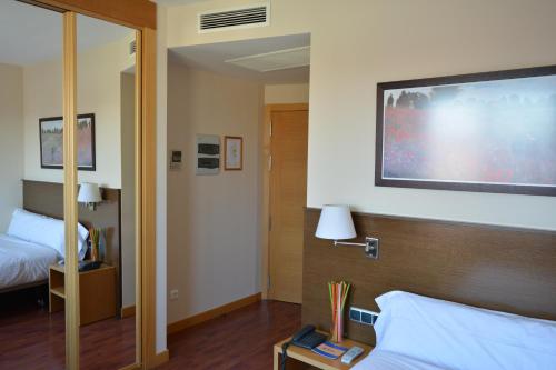 Habitación Individual del hotel Palacio Congresos. Foto 5