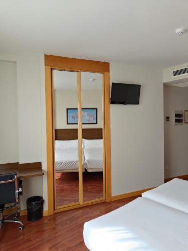 Habitación Doble - 1 o 2 camas del hotel Palacio Congresos. Foto 5