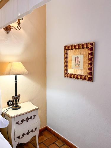 Habitación doble con baño privado del hotel Servilia. Foto 12