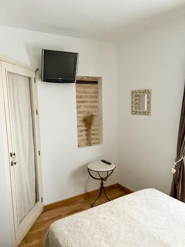 Habitación Doble Económica del hotel Servilia. Foto 3