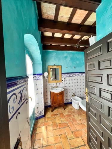 Habitación Doble Deluxe con bañera del hotel Servilia. Foto 9