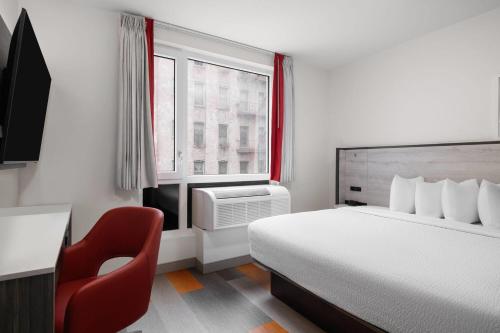 Habitación - 1 cama extragrande - No fumadores del hotel Ramada by Wyndham Brooklyn Near Flatbush